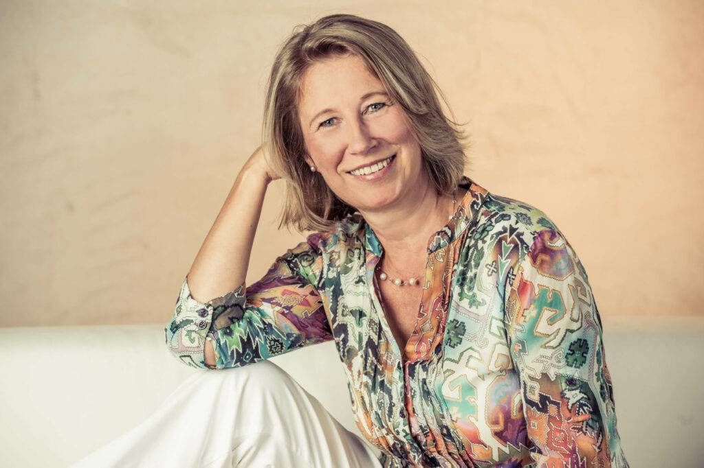 Kerstin Arndt Portrait sitzend